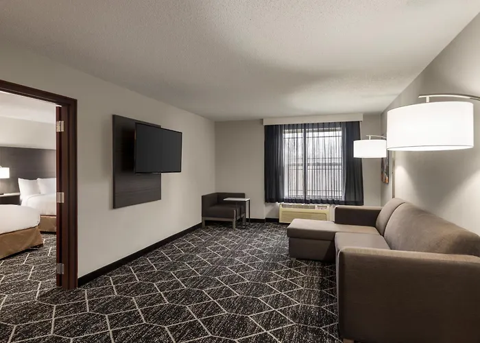 La Quinta Inn & Suites By Wyndham Lake George