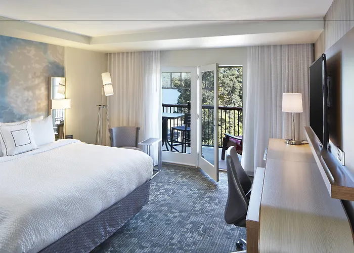 Courtyard By Marriott Lake George